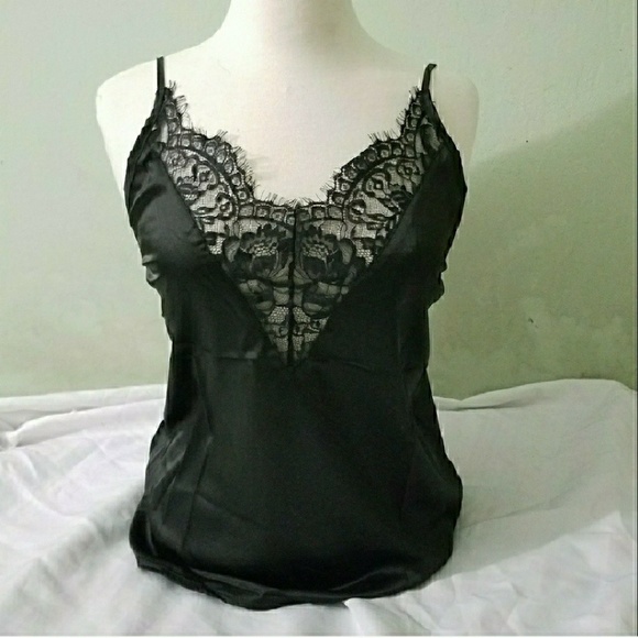 Deep V-Neck Lace Blouse - Picture 5 of 7